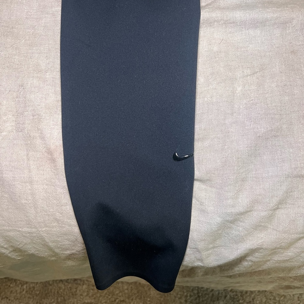 Nike Black High-Waisted Leggings - Picture 3 of 6